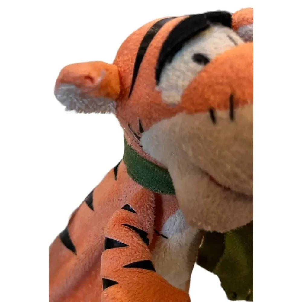 Rare 2010 Gemmy Disney Winnie the Pooh Tigger Jack in the Box Christmas